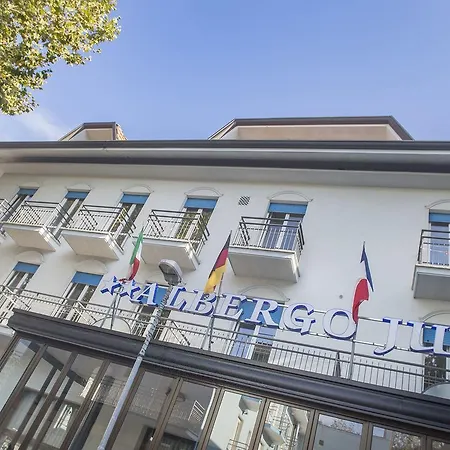 Jura Hotel 2*
